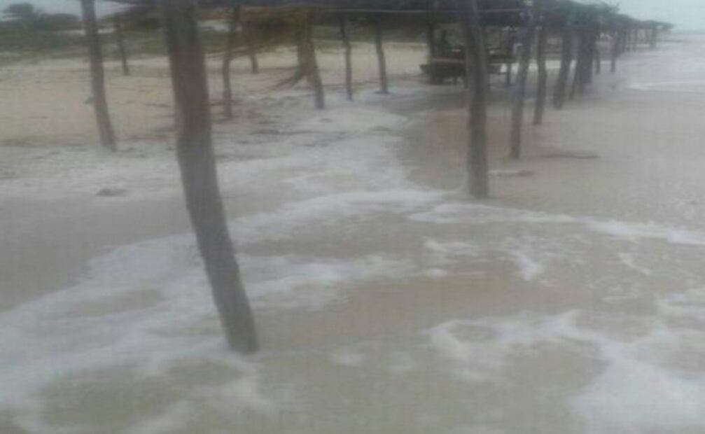 Frente frío 38 provoca fuertes lluvias en Yucatán; pronostican actividad eléctrica y caída de granizo
