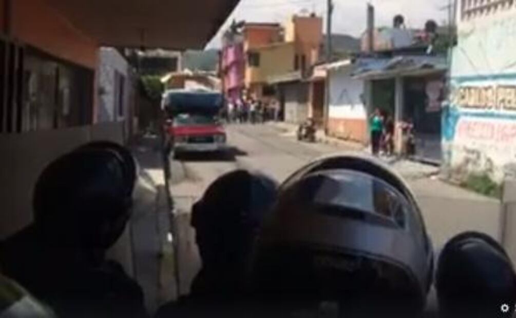 Agreden a policías durante operativo contra mototaxis en Xochimilco