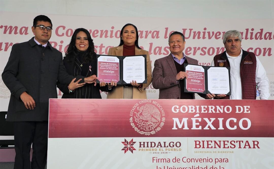 Firma de convenio para la Universalidad de la Pensión para el Bienestar de las Personas con Discapacidad. Foto: Especial