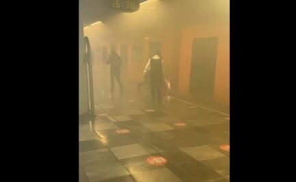 Restablecen servicio en Línea B del Metro tras presencia de humo por objeto metálico en vías
