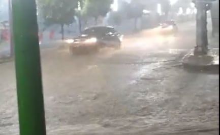 Reportan lluvia en zonas de la CDMX; atienden inundaciones en Iztapalapa 