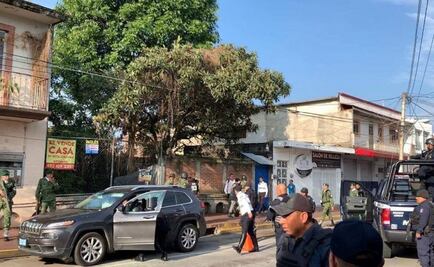  Persona con discapacidad atropella a una mujer previo al desfile en Uruapan