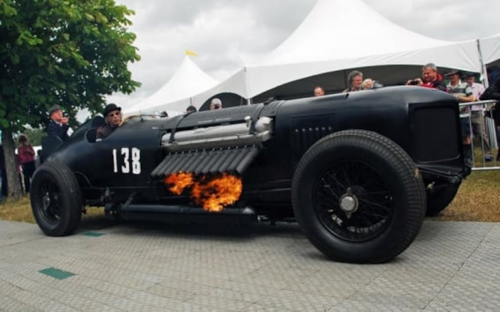 Conoce los 5 motores de autos más grandes de la historia