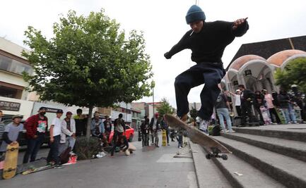 Con sus mejores trucos celebran el Día del Skaterboarding en Toluca
