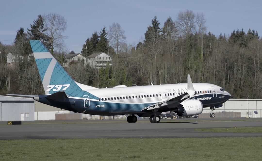 El vuelo 1282 de Alaska Airlines despegó de Portland, pero tuvo que regresar poco después tras señalarse "un problema de presurización". Foto: Ilustrativa / AP