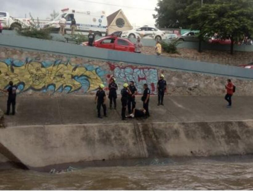 Presunto ladrón se arroja al río para darse a la fuga en Guanajuato