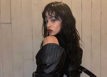 Rosalía muestra una nueva forma de llevar un vestido transparente