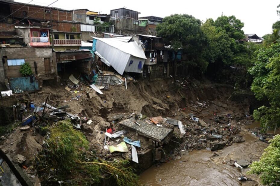Tormenta “Amanda” deja 15 muertos en El Salvador