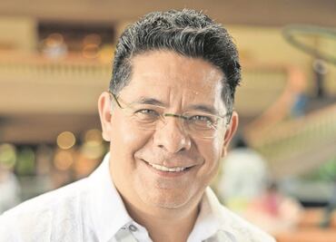 Subsecretario confunde a esposa de AMLO