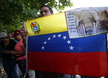 Asamblea venezolana convoca a elección presidencial antes de mayo