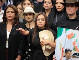 Grecia Quiroz rinde protesta como alcaldesa de Uruapan, tras asesinato de su esposo, Carlos Manzo; "vengo con el corazón destrozado"