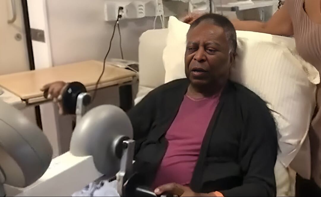 Pelé siendo atendido en un hospital de Brasil - FOTO: Especial