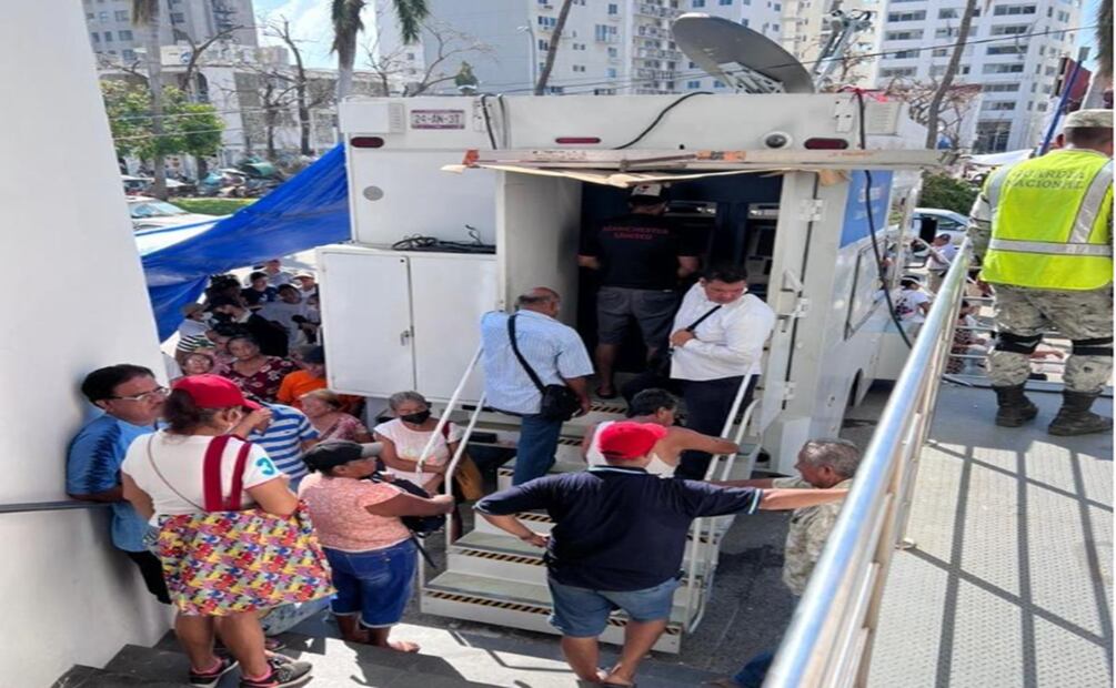 El banco móvil puede abastecerse de energía solar para el funcionamiento de sus equipos, como fuente de energía alterna a la toma de corriente o su planta de luz. Foto: Especial