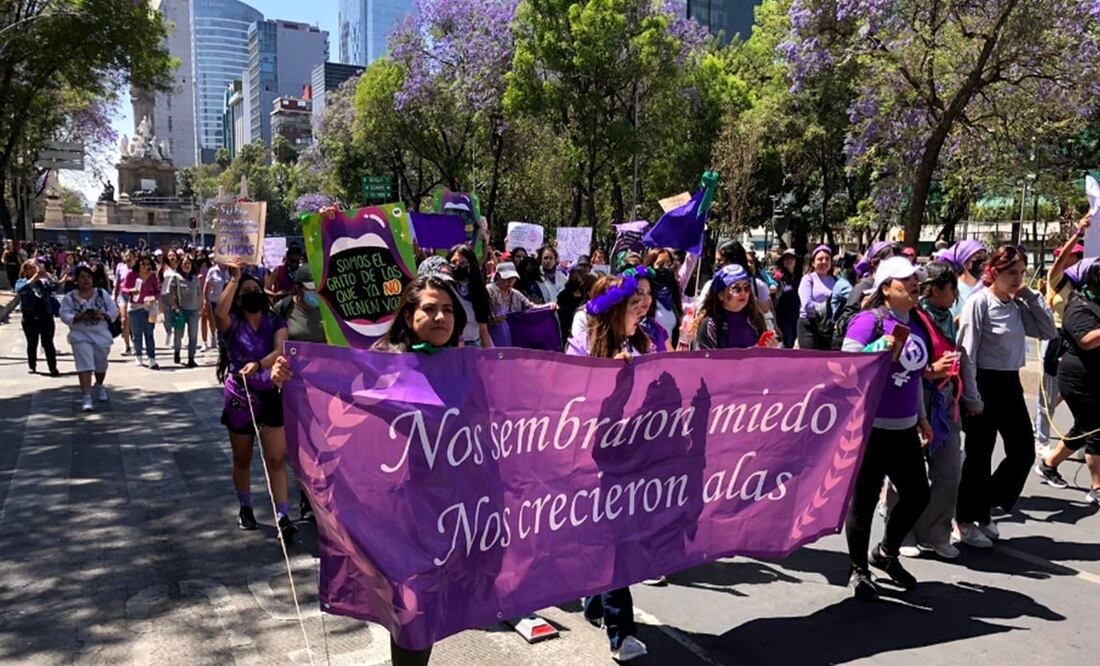 “Te quiero con o sin chichis”, fue la primera consigna que decenas de manifestantes corearon y dibujaron en su ropa. Foto: Diego Simón Sánchez