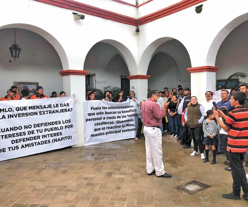 Inconformes con el sindicato de Napoleón Gómez Urrutia se manifesaron contra su organización. Foto: Archivo. EL UNIVERSAL