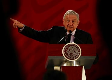 Habrá nuevas bases de licitación de la Red Troncal: AMLO