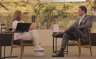 Sigue polémica por entrevista de Sabina Berman a Verástegui; YouTube la elimina tres veces, acusa escritora