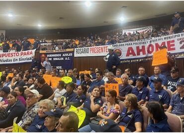 Policías de Sinaloa irrumpen sesión del Congreso del Estado; exigen mismos salarios en los 18 municipios