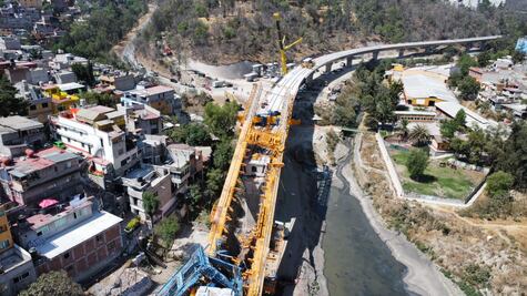 Llega máquina para seguir con obras del Interurbano