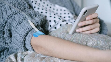 La técnica ancestral que disminuye el dolor y las molestias durante un tratamiento de quimioterapia