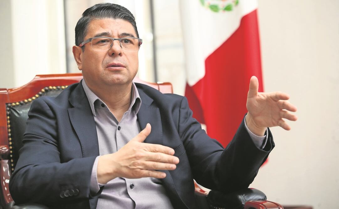 El líder del PRI-CDMX, Israel Betanzos, dijo que durante este año hablarán con la militancia para presentar al mejor perfil. Foto: Germán Espinosa / EL UNIVERSAL