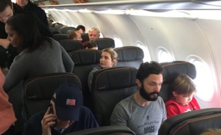 Expulsan a hombre de avión por "molestar" a Ivanka Trump