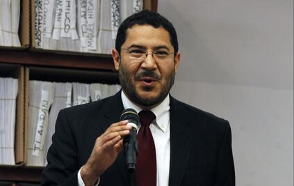 Batres propone derogar la reforma educativa