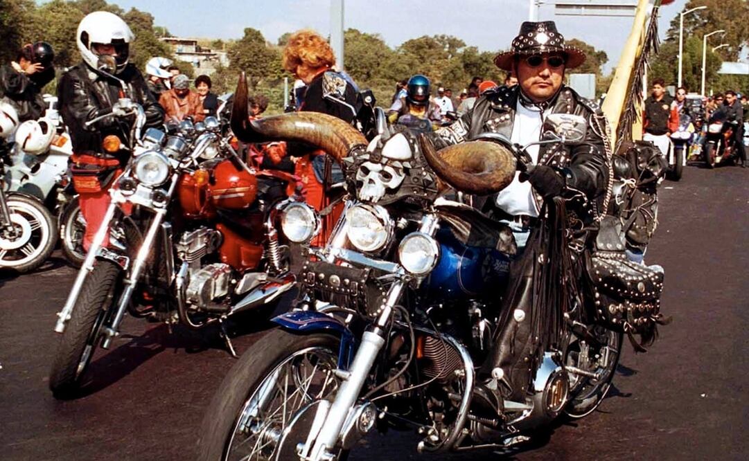 A Félix Salgado Macedonio le gustan las motos, el cuero negro y la polémica