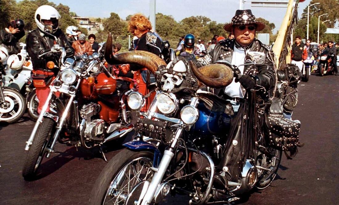 A Félix Salgado Macedonio le gustan las motos, el cuero negro y la polémica