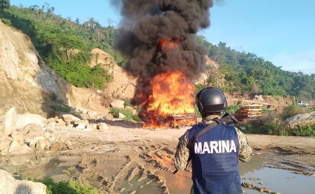 Secretaría de Marina incinera toneladas de cocaína. Foto: Especial