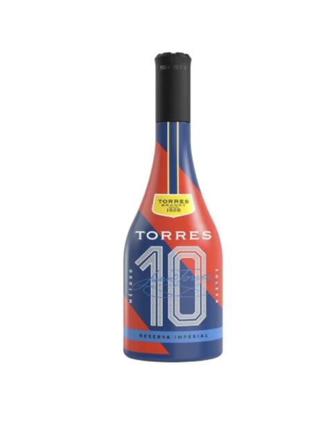 Los colores de las botellas son representaciones de sus playeras de la selección. Foto: Central de Precios