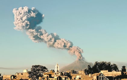 Emite el Popocatépetl 49 exhalaciones en últimas 24 horas