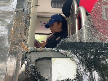 Chocan 2 unidades del Metrobús en Artículo 123 y Bucarelli