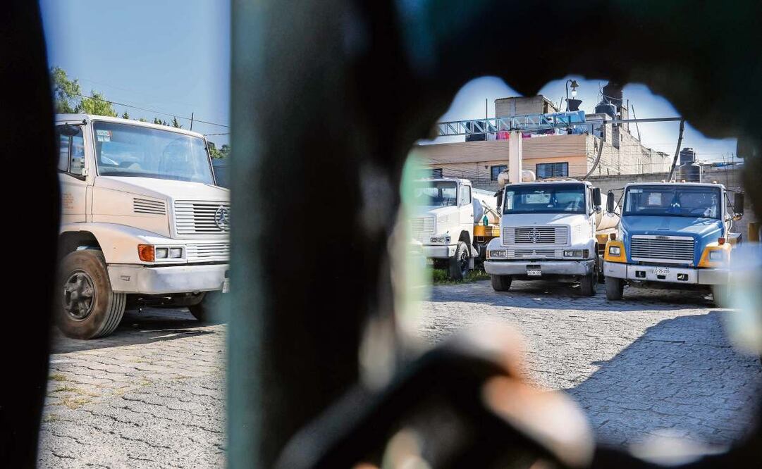 Autoridades mexiquenses aseguraron 322 pipas, localizaron 51 pozos y 138 tomas clandestinas. Foto: Crisanta Espinosa / Archivo CUARTOSCURO