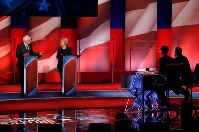 Clinton y Sanders concuerdan en estrategia contra EI