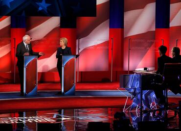 Clinton y Sanders concuerdan en estrategia contra EI