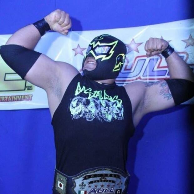 El luchador Tormento enfrenta la batalla para vencer al Covid-19
