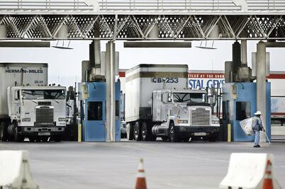 Aplica SAT blindaje a empleados aduaneros