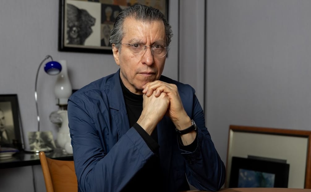 Entrevista con el editor y traductor Víctor Manuel Mendiola. Foto: Hugo Salvador/EL UNIVERSAL.