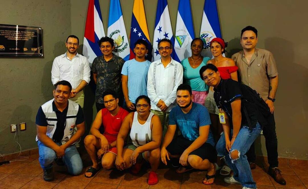 El embajador británico en México, Jon Benjamin, visitó la sede de Casa Frida en Tapachula. Foto: Cortesía
