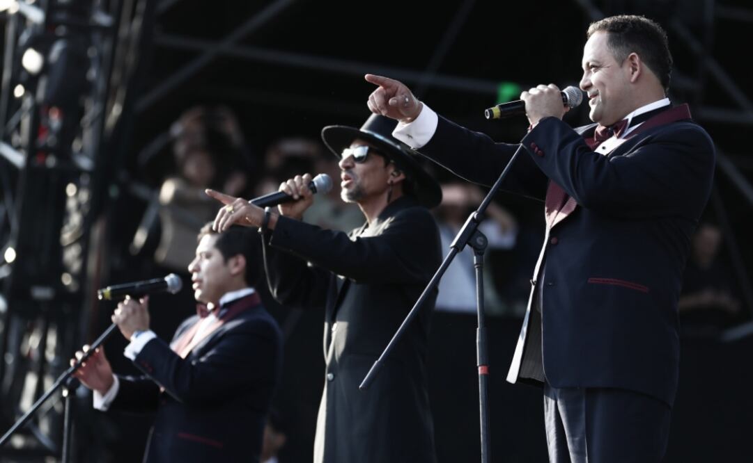 Uno de los shows más esperados durante la segunda jornada del Festival Vive Latino 2017 fue el de la Sonora Santanera, quien inició su presentación con Roco de La Maldita Vecindad como invitado. FOTO: ALEJANDRO ACOSTA / EL UNIVERSAL