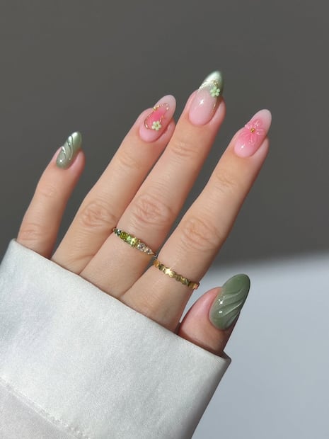 El verde menta luce muy bien en combinación con el rosa. Foto: Instagram @heygreatnails