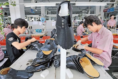60 millones de zapatos chinos llegan al mercado mexicano y provocan daños a la industria nacional: productores