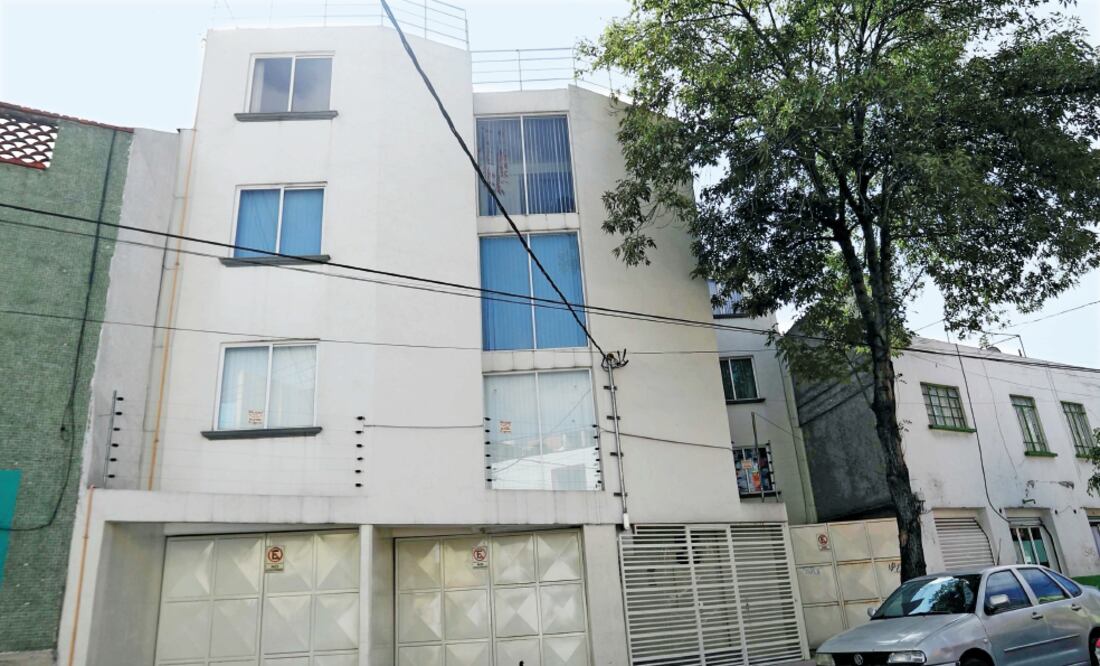 El último edificio tomado por el grupo ligado a Los Claudios está en la calle Laguna de Guzmán 60, en la colonia Anáhuac, delegación Miguel Hidalgo (FERNANDO RAMÍREZ. EL UNIVERSAL)