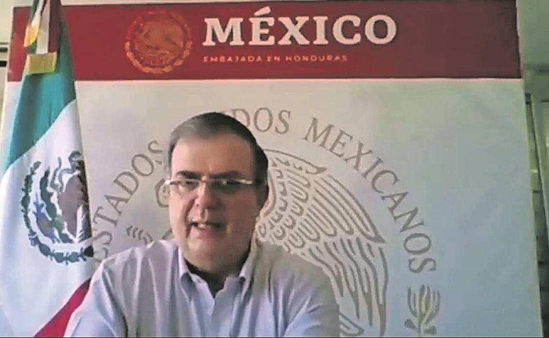 El canciller Marcelo Ebrard participó en la reunión plenaria de los senadores morenistas vía online desde Honduras. Foto: Tomada de video.