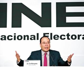 Nuevo round AMLO-INE: emite medidas contra el Presidente por la "mañanera"