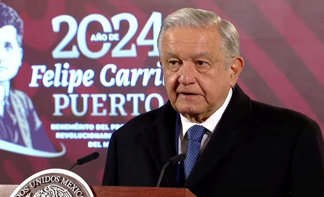 El presidente Andrés Manuel López Obrador acusó que la sentencia de liberación de 80 personas, que confesaron haber participado en la desaparición de los 43 normalistas de Ayotzinapa, tuvo que ser aprobada en la SCJN. Foto: especial