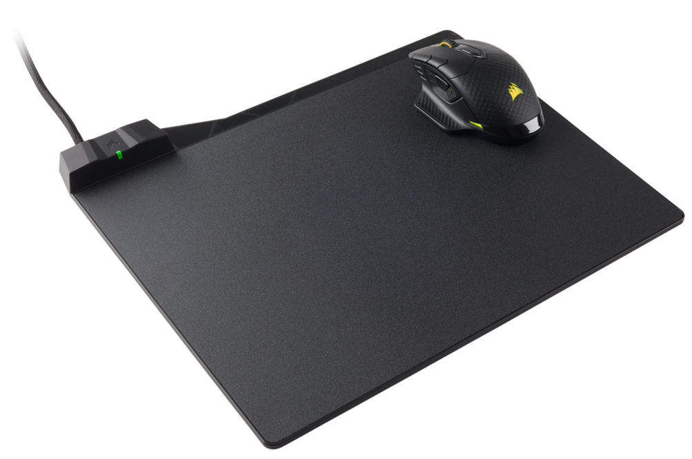 Si el cable del mouse es un impedimento para que juegues en la computadora con toda comodidad, esta alfombrilla hará que el ratón se cargue automáticamente sobre ella y se vende por la cantidad de 2 mil pesos.  