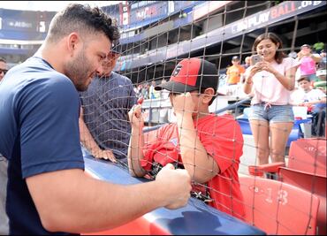 José Altuve, una estrella solidaria