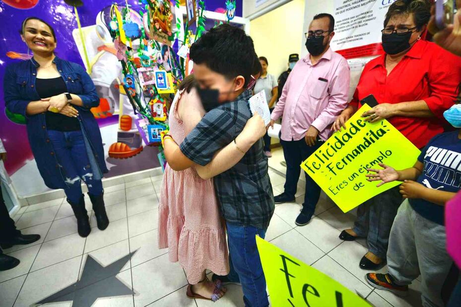 Niña veracruzana celebra vencer al cáncer (03/02/2025). Foto: Especial